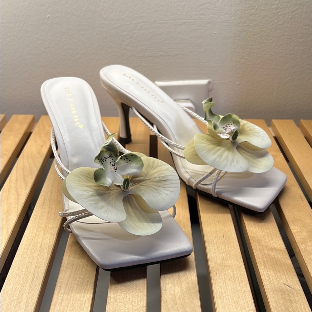 Green & White Floral Heels
